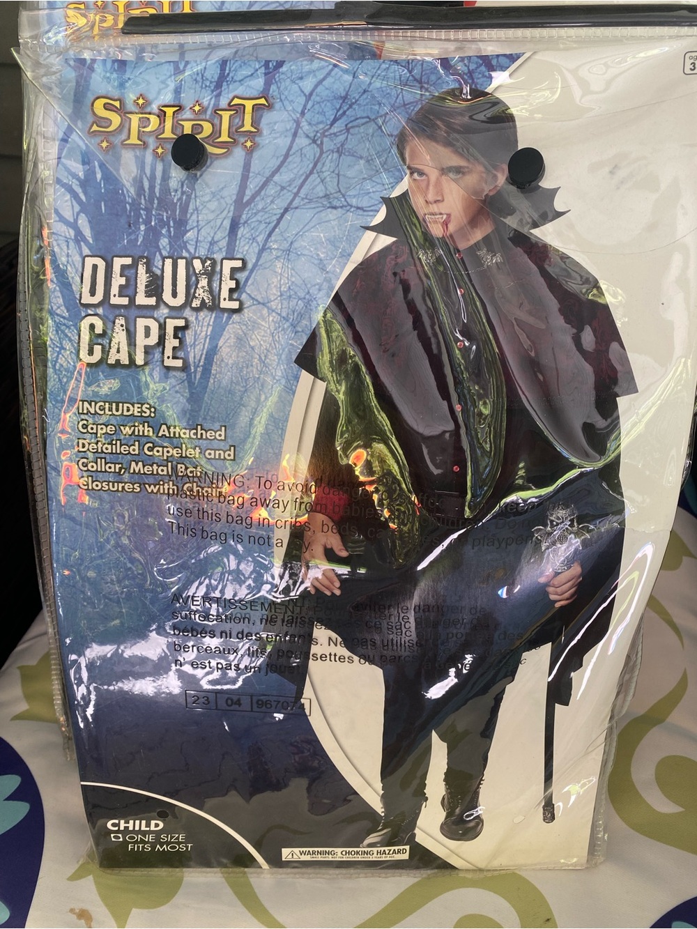 Spirit Halloween Deluxe Black Vampire Monster Cape , Bat Chain Child OSFM
